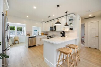 Building Photo - 4523 Fluvia Ave