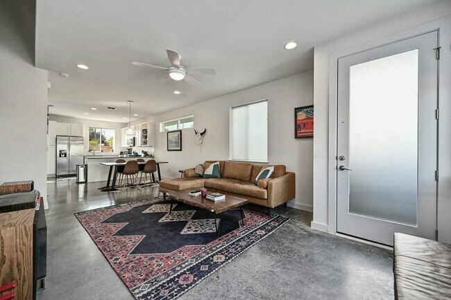 Foto del edificio - 801 N Bluff Dr