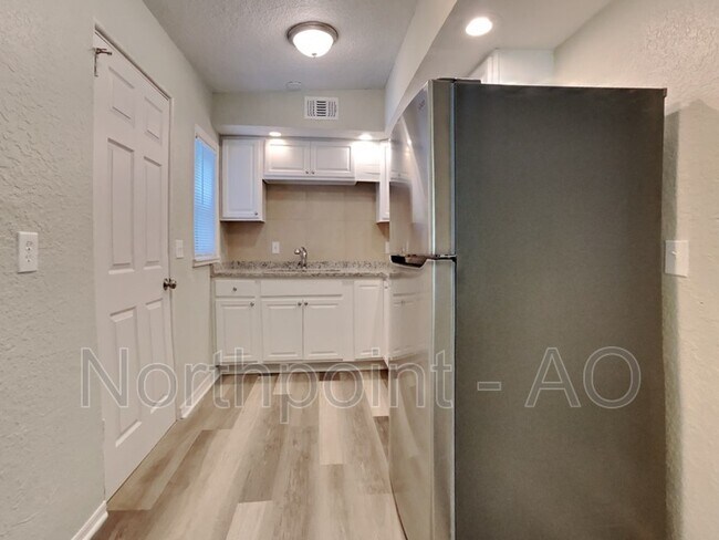 Building Photo - 2904 Lippia Rd