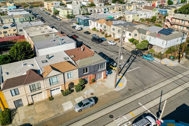 Building Photo - 2501 46th Ave