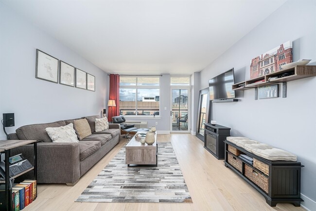 Foto del edificio - 1400 Hudson St