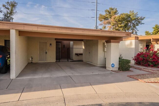 Foto del edificio - Fresh & Clean Townhome in North Phx!