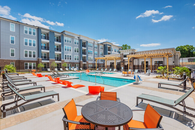 Building Photo - Thrive at University City