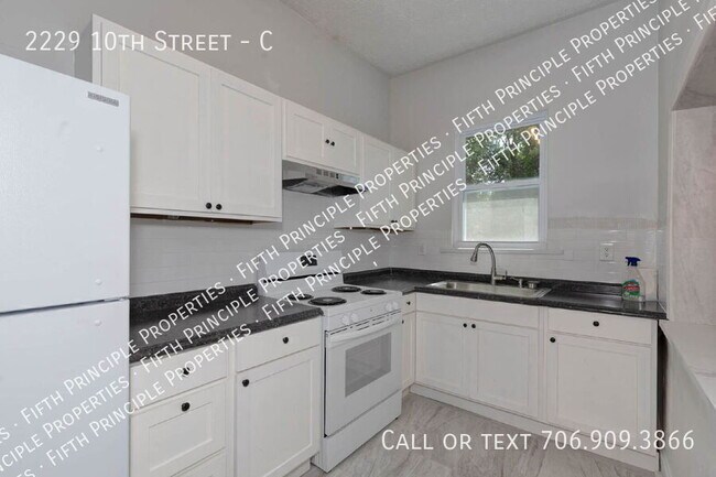 Building Photo - 2229 10th St