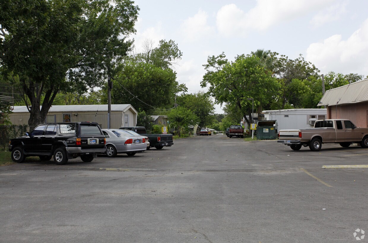 Twin Lane Trailer Park Apartments San Antonio, TX