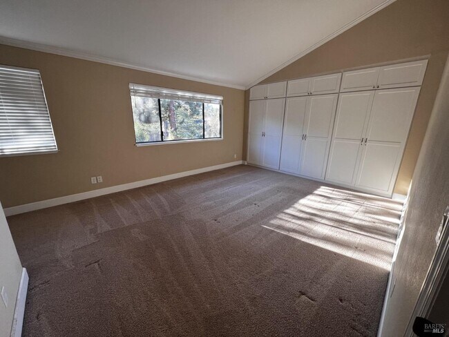 Building Photo - 4900 Fernglen Dr