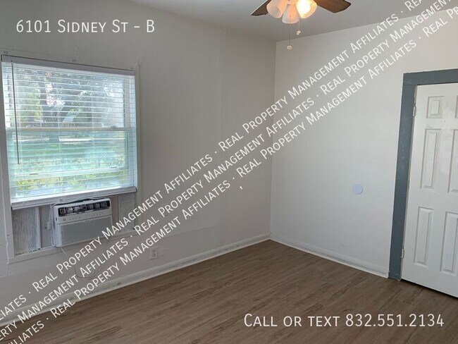 Foto del edificio - 6101 Sidney St