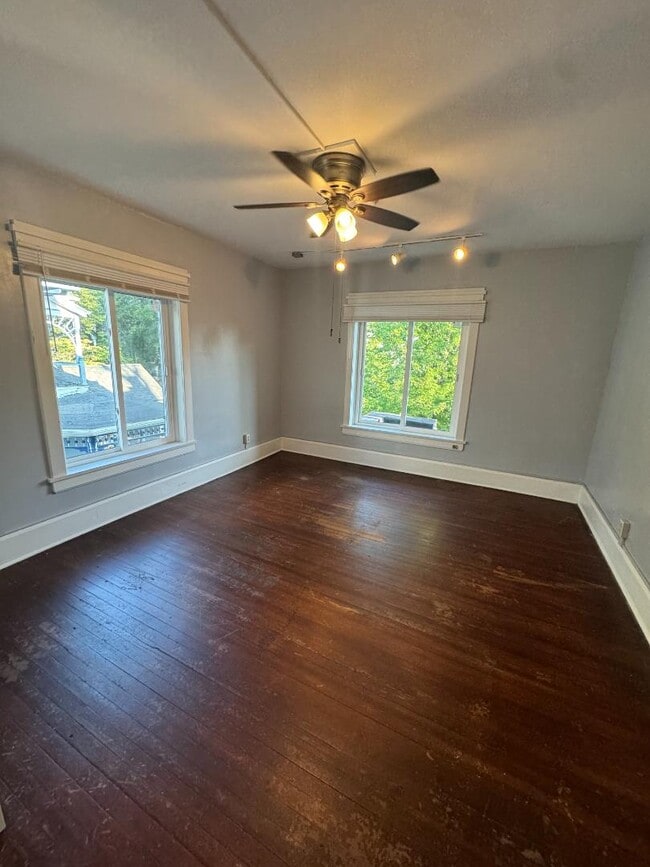 Foto del edificio - 602 E Grove St