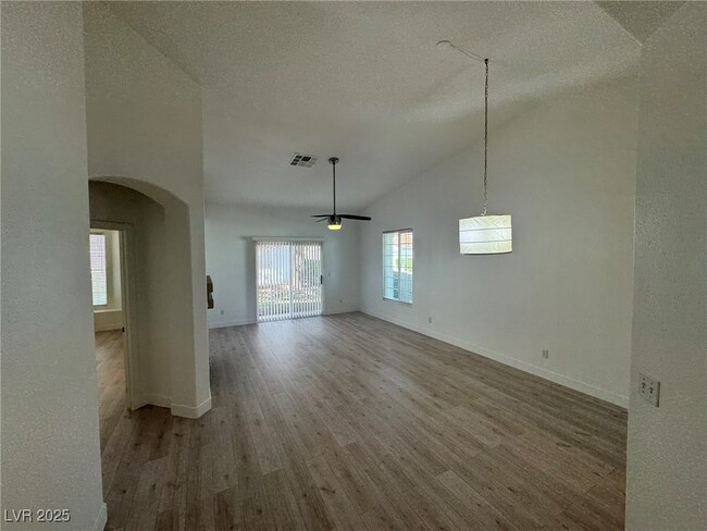 Foto del edificio - 8772 Bridgeport Bay Ave
