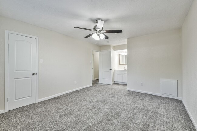 Building Photo - 12614 Dermott Dr