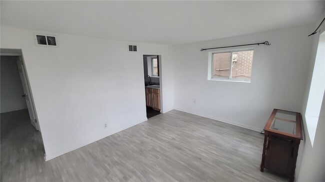 Foto del edificio - 4461 Highridge St