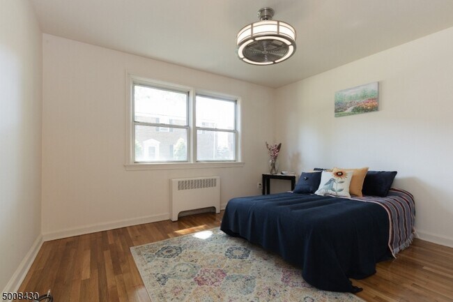 Foto del edificio - 364 Orange Rd