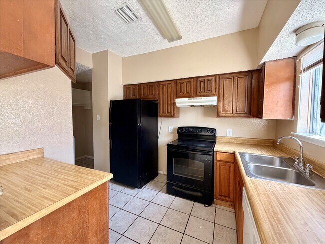 Building Photo - 12400 Brookglade Cir