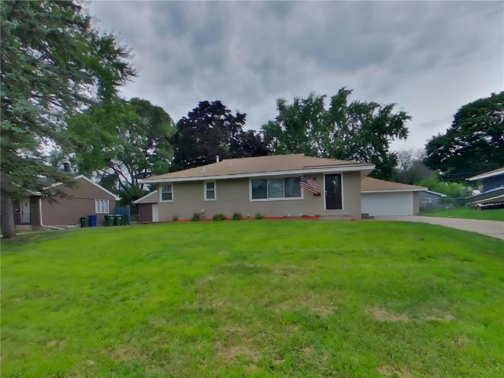 Foto principal - 741 68th Ave NE