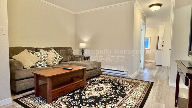 Foto del edificio - 208 E Harrison Ave