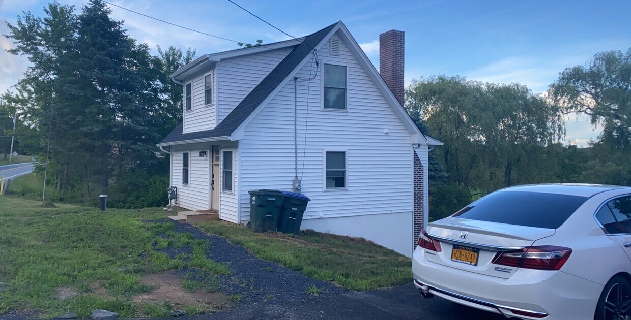 814 County Route 12, New Hampton, NY 10958 House Rental in New