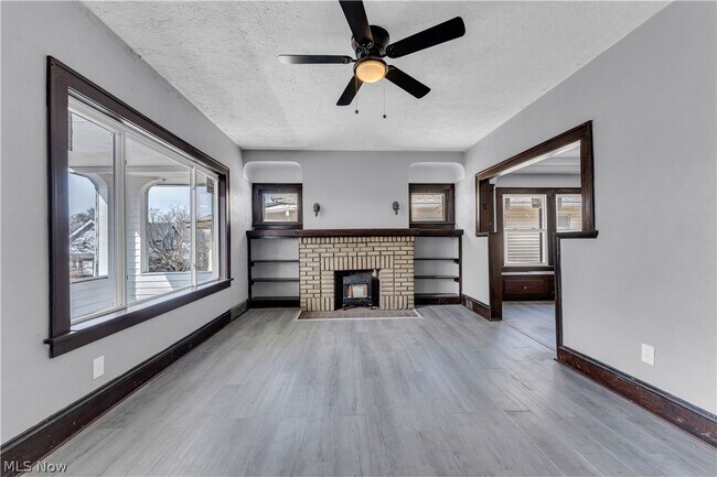 Building Photo - 3459 W 119th St
