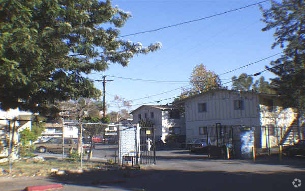 Building Photo - Highland Village Apartments