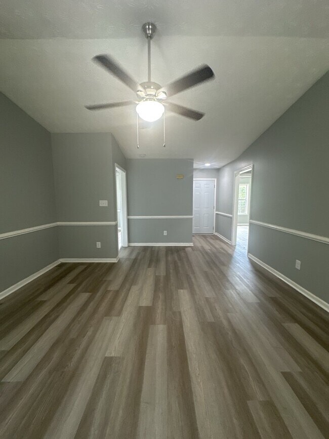 Building Photo - Beautiful 3 Bedroom, 2 Bath Home-3013 Steeple Chase Ct.