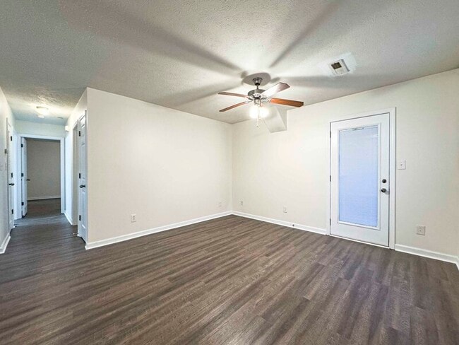 Building Photo - 1644 Golf Club Ln