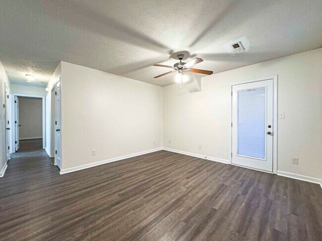 Foto del edificio - 1644 Golf Club Ln