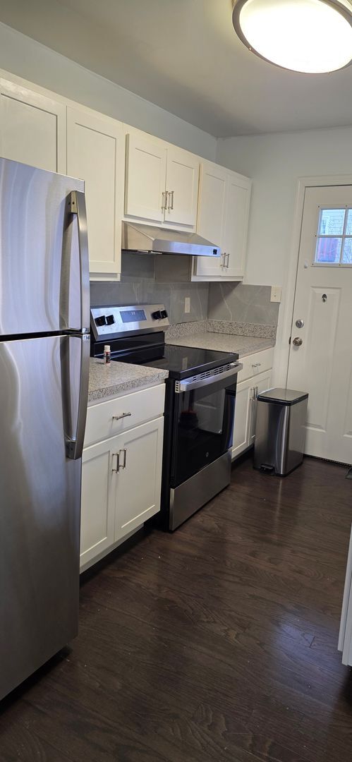 Foto del edificio - Convenience Meets Charm in This Frederick Gem!