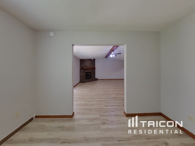 Building Photo - 5378 Sidesaddle Dr