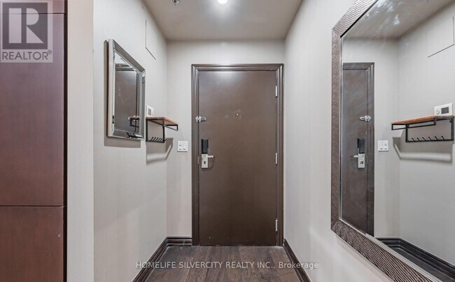 Photo du bâtiment - 1 King St W