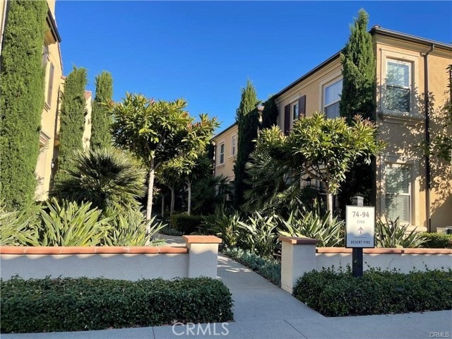 Foto del edificio - 4760 Irvine Blvd