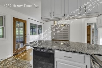 Building Photo - 6232 Henry Ford Dr