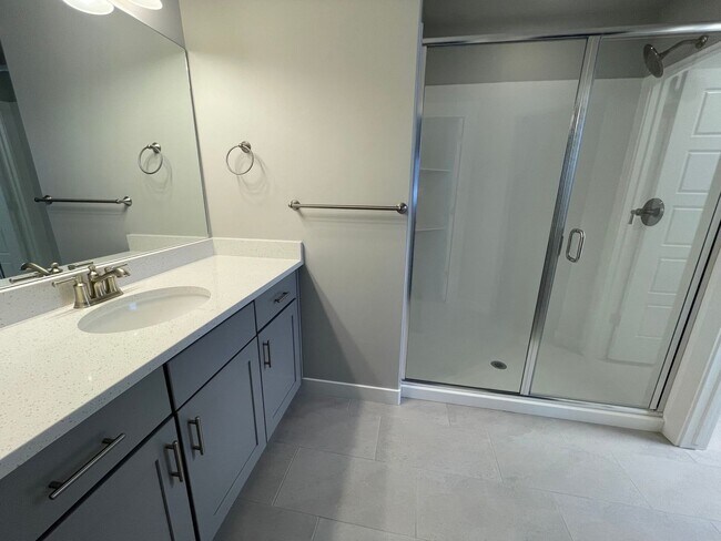 Building Photo - Gorgeous Home in Highland!!!
