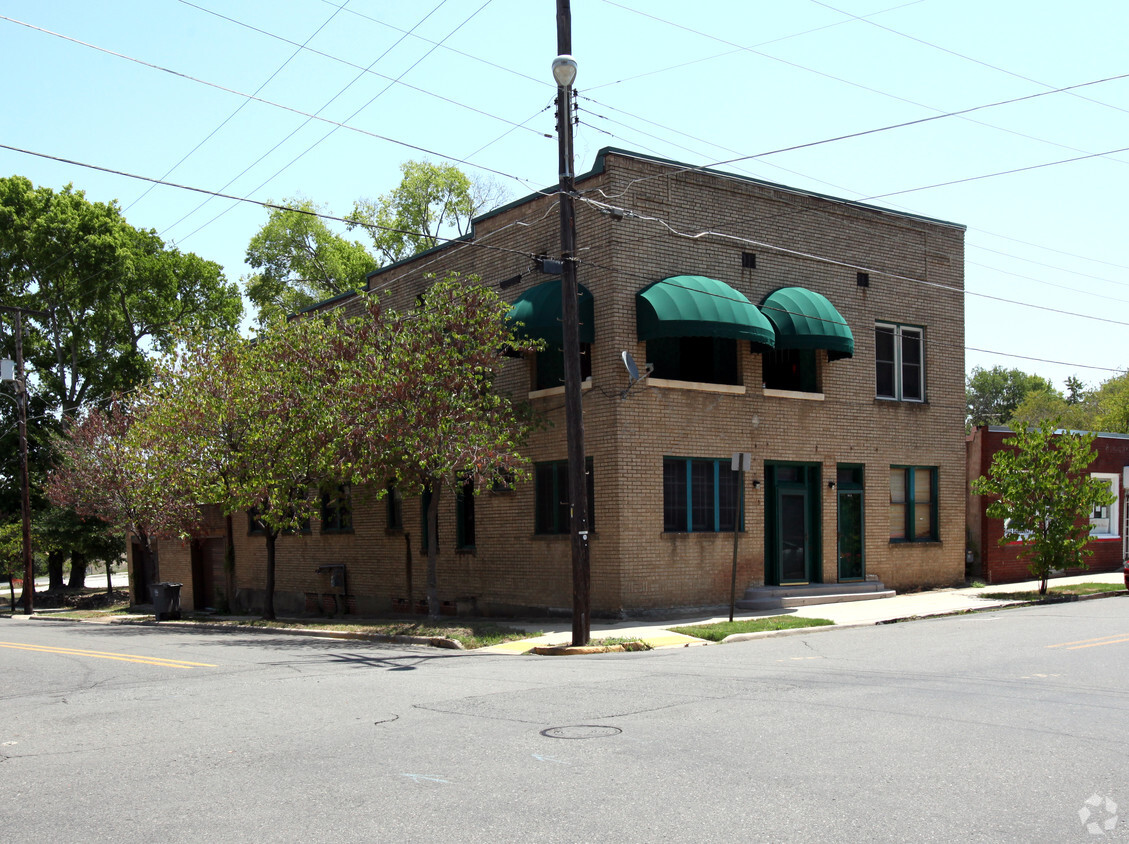 Primary Photo - 201 Pleasant St