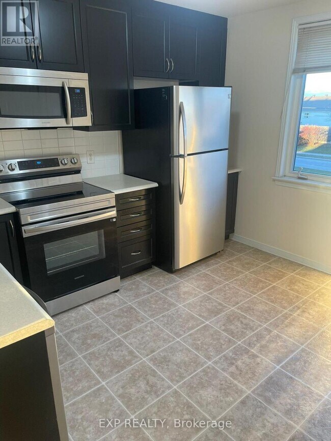 Building Photo - 2559 Longfields Dr