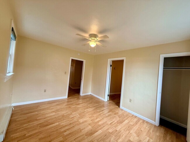 Foto del edificio - 560 N Pine St