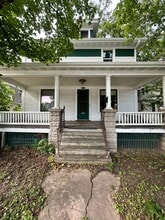 Building Photo - 1418 E Mason St