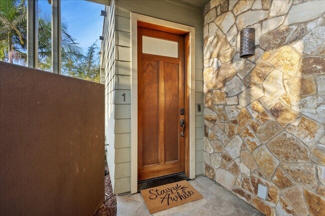 Building Photo - 411 Orange Ave