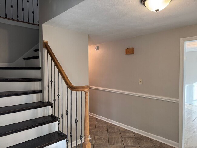 Foto del edificio - 2026 Meadow Lake Ct