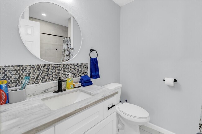 Foto del edificio - 5815 Schevers St