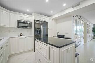 Building Photo - 9341 Collins Ave