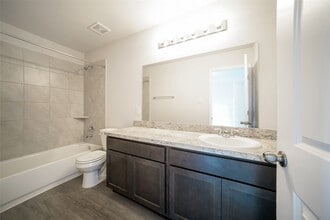 Building Photo - 219 Blue Crane St