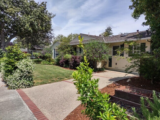 Building Photo - 1607 Hamilton Ave