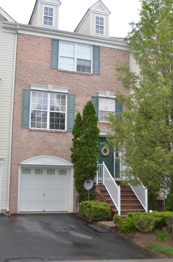 3 Dogwood Ln, Phillipsburg, NJ 08865 Townhome Rentals in Phillipsburg