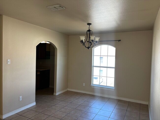 Foto del edificio - 5410 Marcella Ave