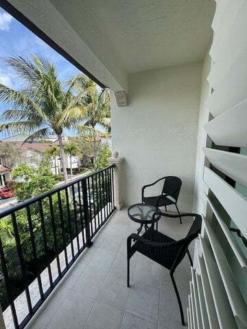 Foto del edificio - 613 Windward Cir N