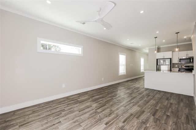 Foto del edificio - 1244 Lonsdale Ave