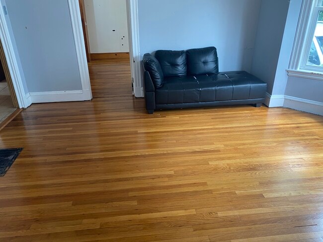 Foto del edificio - 71 Milton Ave