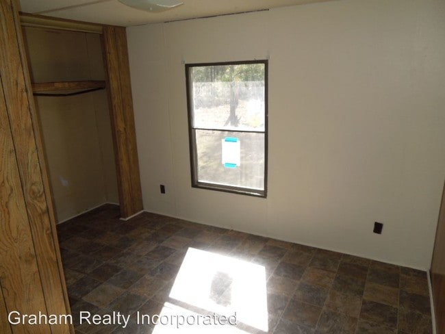 Building Photo - 1412 Wells Rd