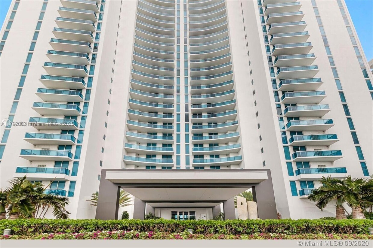Primary Photo - 2711 S Ocean Dr