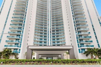 Building Photo - 2711 S Ocean Dr