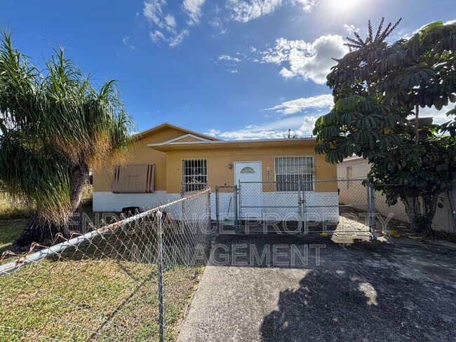 Photo - 1489 Silver Beach Rd House